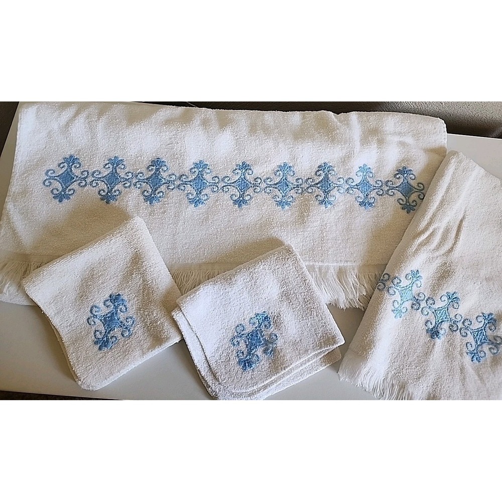 VTG Set Of 4 Canon‎ Hand Bath Towels Washcloth Baby Blue White Floral Scroll Lot
